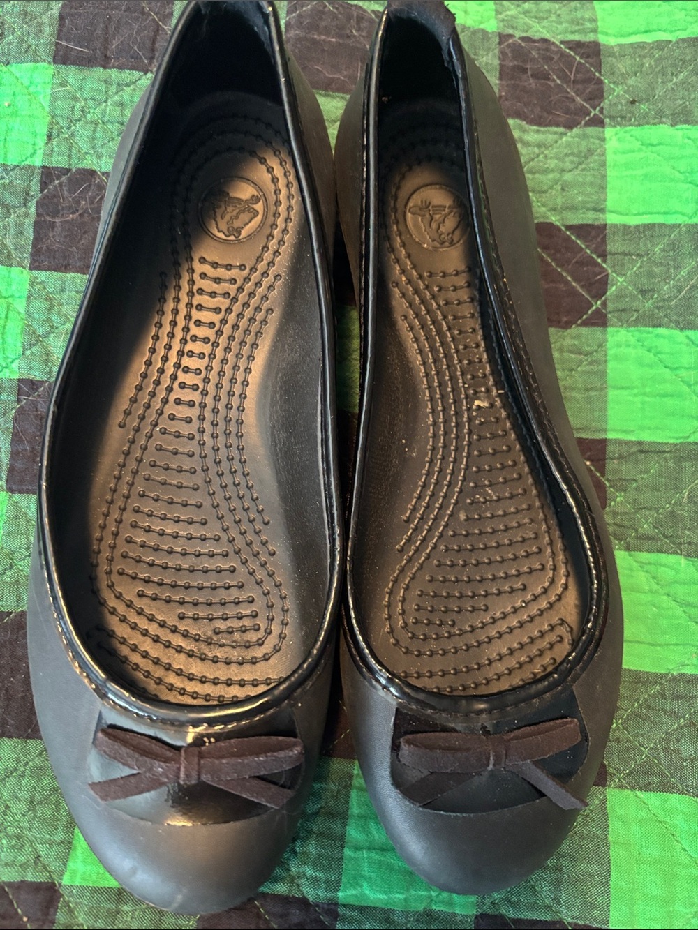 CROCS Black Women’s Ballet Flats with Bow Accent